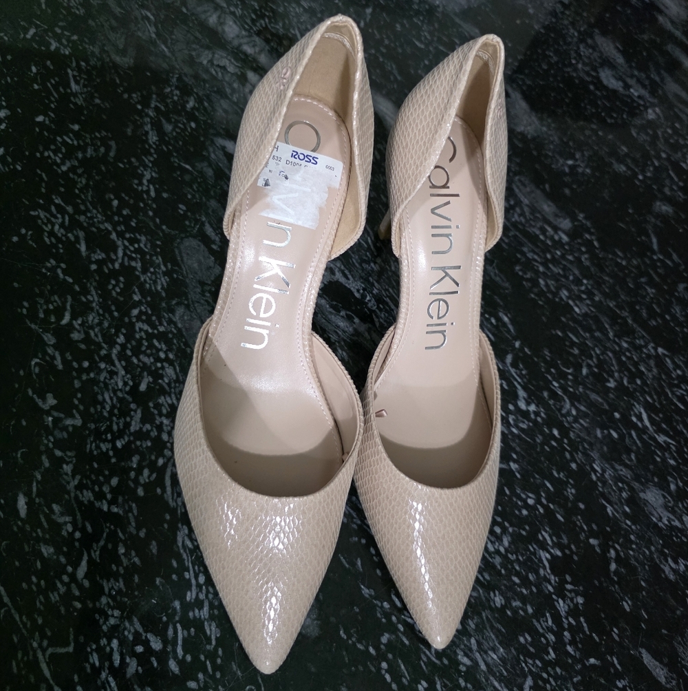 BRAND NEW CALVIN KLEIN D'ORSAY  POINTED TOE HEELS PUMP